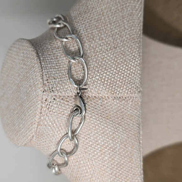 Vintage Avon Silver Tone Green Blue Green Necklace - Picture 2 of 8